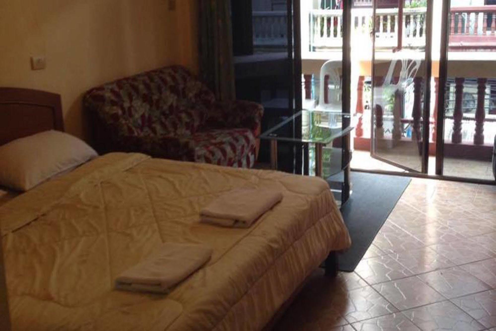 S-One Guesthouse Pattaya Exterior foto